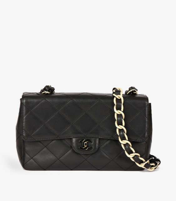 A Pre-Loved Chanel Black Quilted Lambskin Vintage Medium Classic Single Flap Bag from Xupes