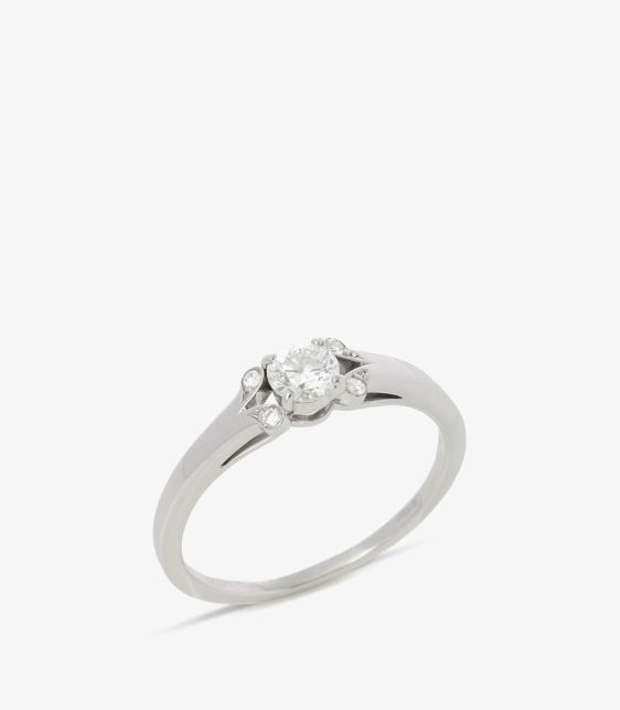 Cartier Brilliant Cut 0.32ct Solitaire Diamond Platinum Ballerine Ring at Xupes